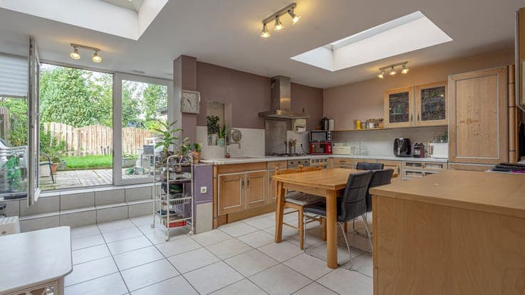 Charming family home near the centre of Asse