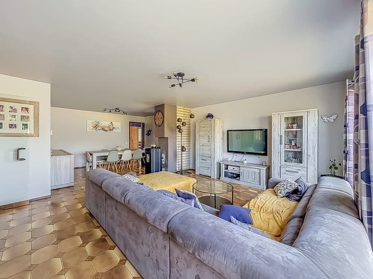 JOLIE VILLA 4F DE TYPE PLAIN-PIED A REMETTRE AU GOUT DU JOUR