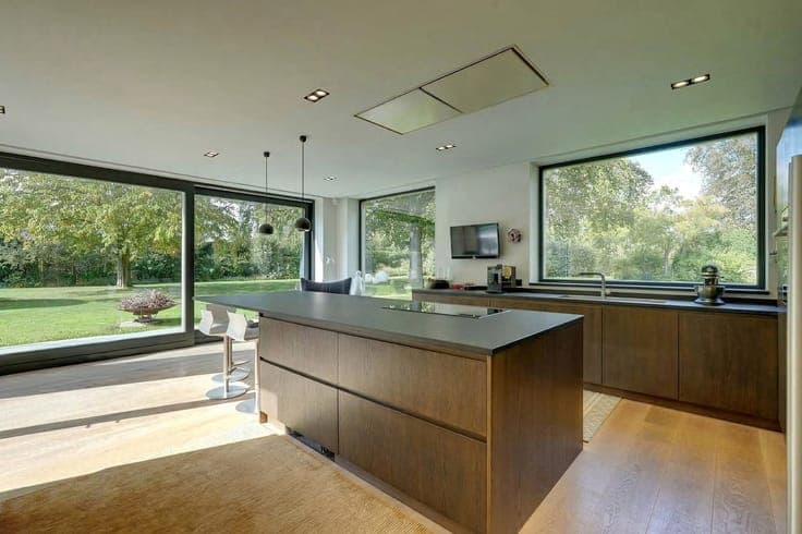 Charming Single-Storey Property in a 5,000 m² Park
