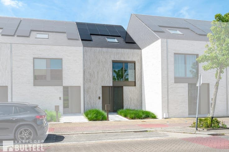 Hedendaagse BEN-woning met 4 slaapkamers, tuin en carport.