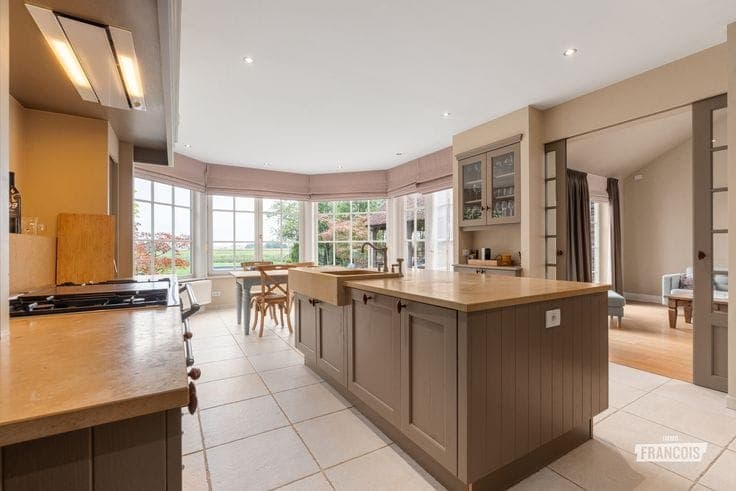 4-bedroom villa with pool and countryside views | FOR SALE