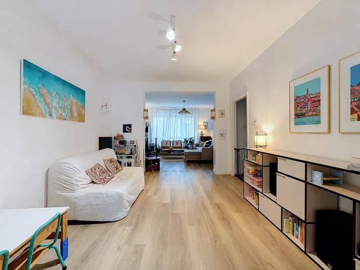 A semi-detached house with a garden and 4 bedrooms in Anderl
