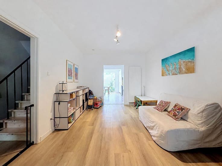 A semi-detached house with a garden and 4 bedrooms in Anderl