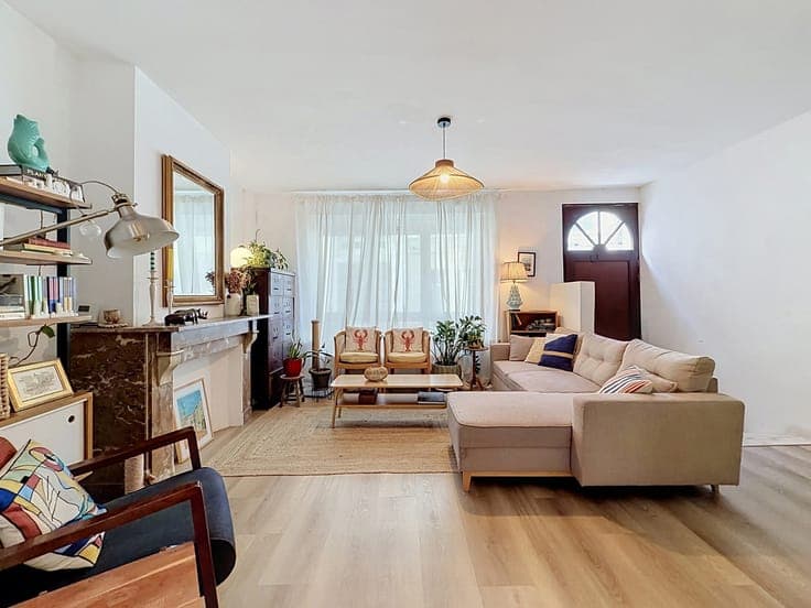 A semi-detached house with a garden and 4 bedrooms in Anderl