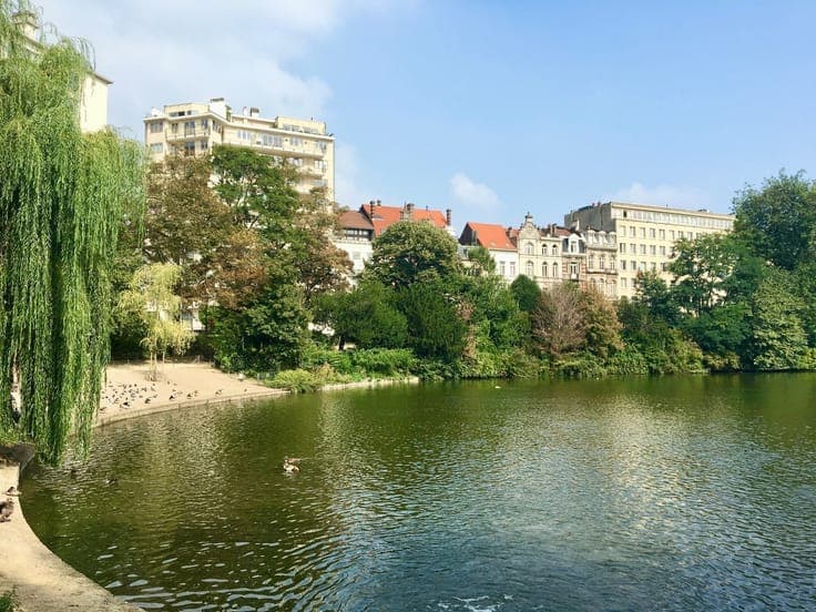 Investment property with strong yield near the European Quar