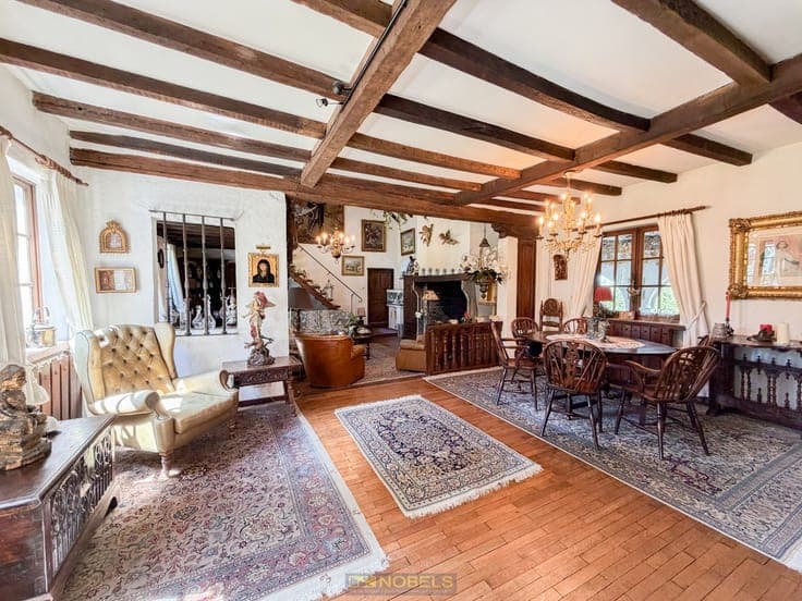 Te koop, Authentiek landhuis op uitzonderlijke ligging me...