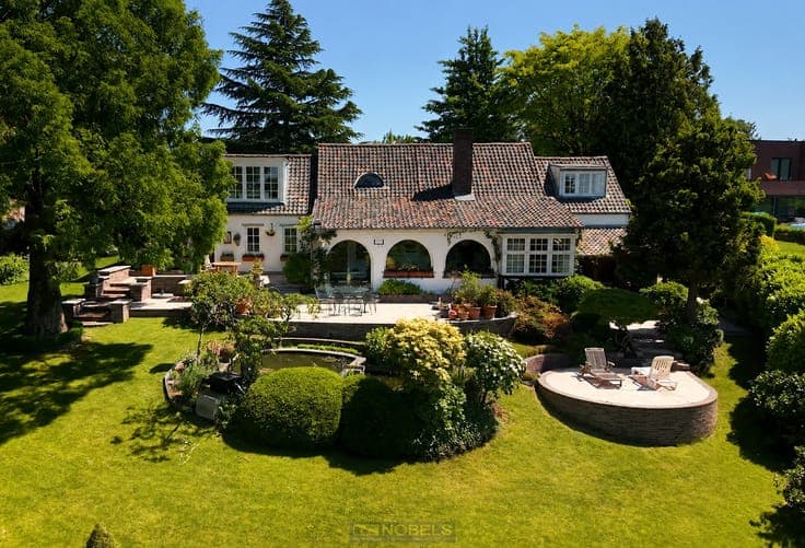 Te koop, Authentiek landhuis op uitzonderlijke ligging me...
