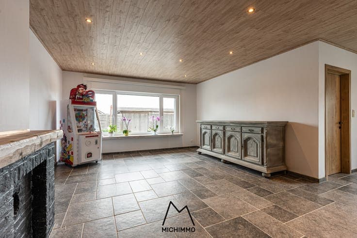 Knap gerenoveerde woning met drie slaapkamers, garage en ...