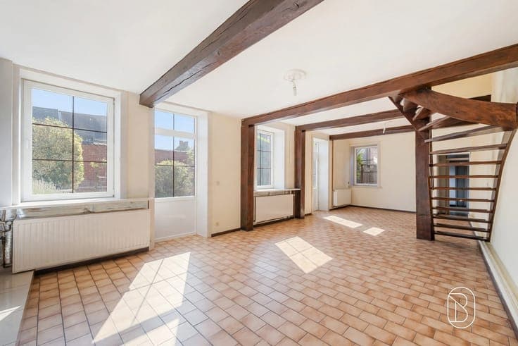 Ideally located house in the center of Lessines