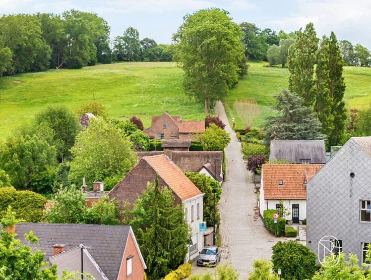Af te breken woning (6% BTW mog.), a/d voet v/d Koppenberg.