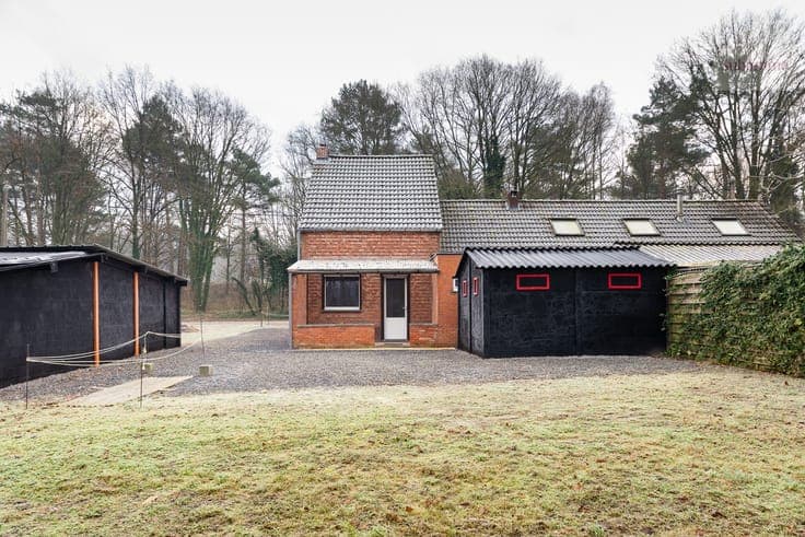 Charmante halfopen bebouwing op idyllische bosrijke locat...