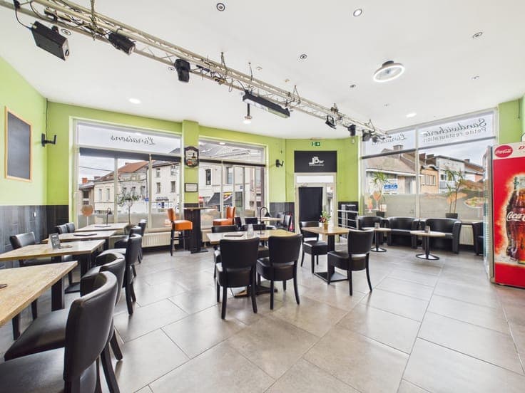 Investment building: shop and two 2-bedroom flats