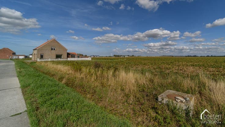 Leisele :Landelijk gelegen renovatiewoning op 1.477 m² gr...