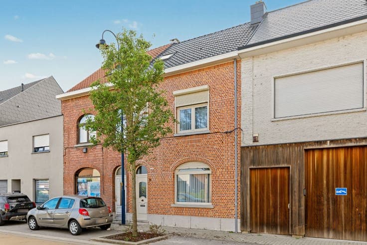 Gunstig gelegen rijwoning met zonnige tuin en praktische ...