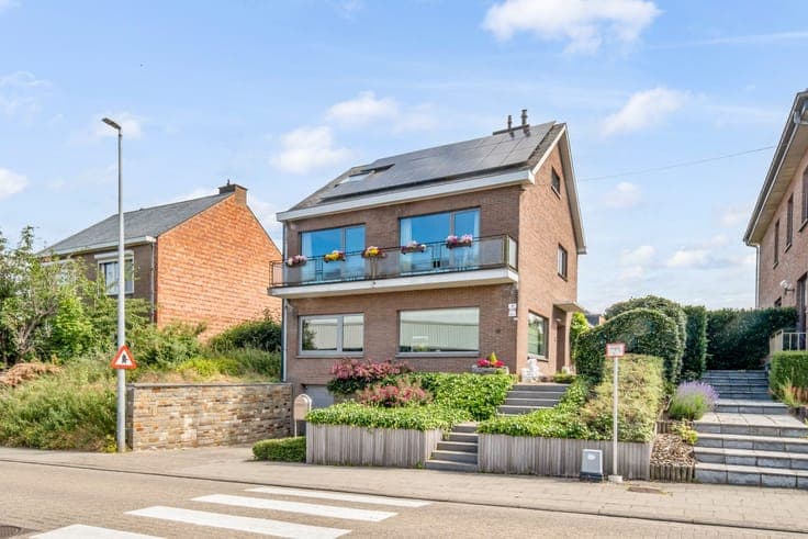 Ruime gezinswoning met 5 slaapkamers, 2 badkamers en prac...