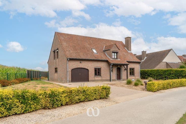 Beautifully located house with fantastic view in Mullem