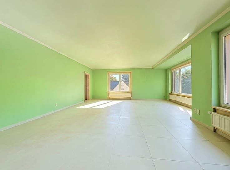 VILLA/OFFICES in Hoeilaart, easy access to major roads