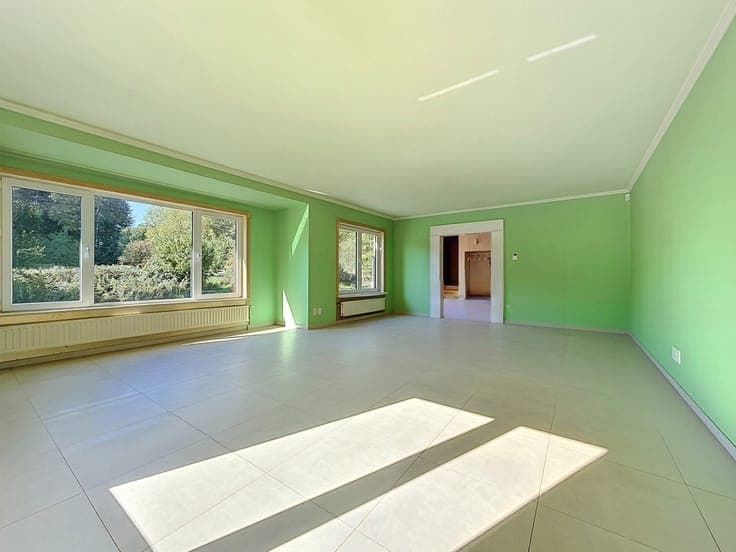 VILLA/OFFICES in Hoeilaart, easy access to major roads
