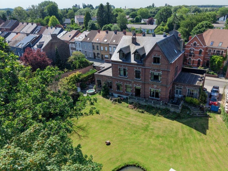 Superbe propriété avec étang au centre de Genappe