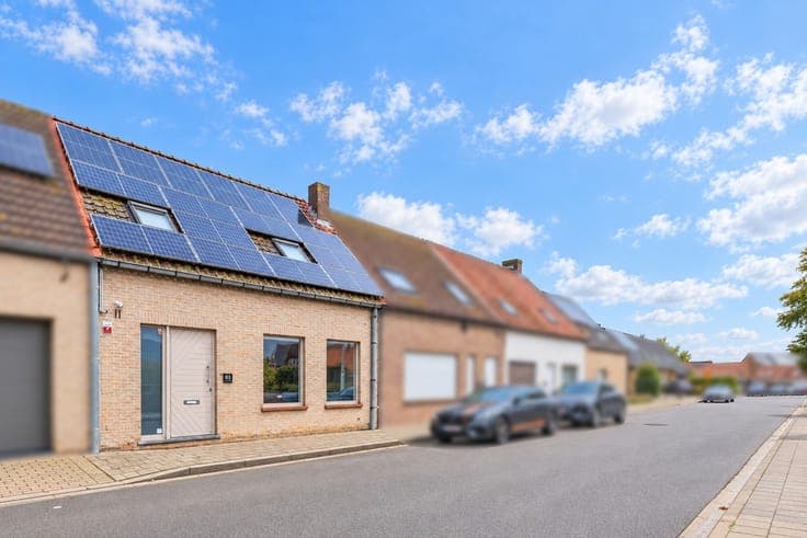 Charmante woning met uitweg achteraan nabij het centrum