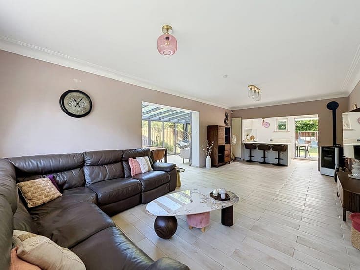 Move-in ready 5-bedroom villa in Overijse