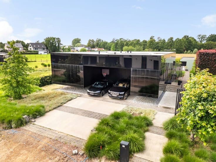 Exclusive architectural new construction with infinity pool