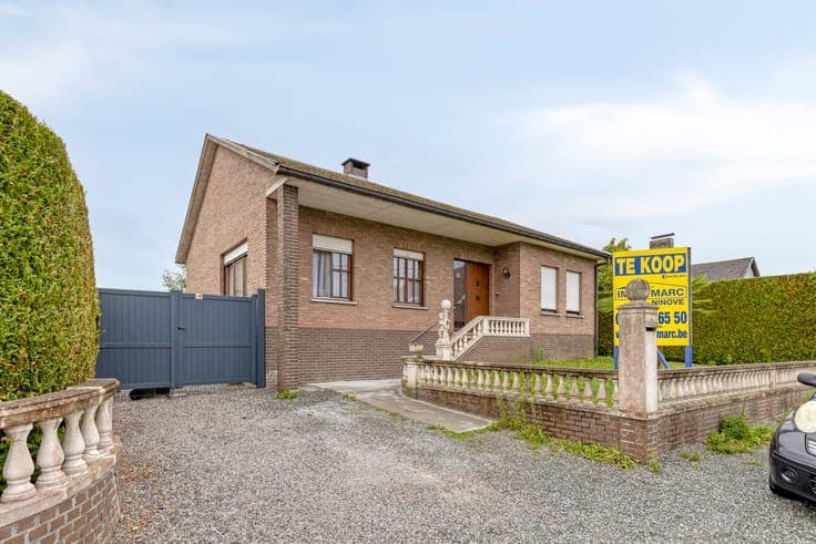 In een rustige residentiële buurt ééngezinswoning met 3 s...