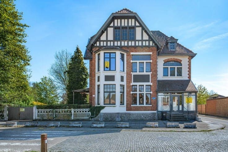 Magnifique maison de maître avec énorme potentiel