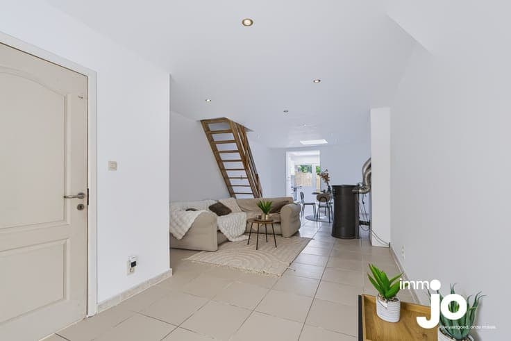 A move-in-ready, light-filled property in Mariakerke-Sten...
