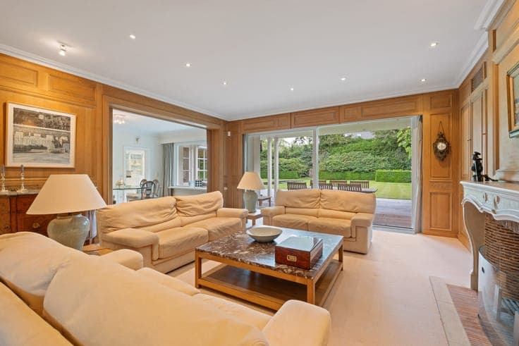 Classic villa with south-facing garden on Boslaan, Het Zoute