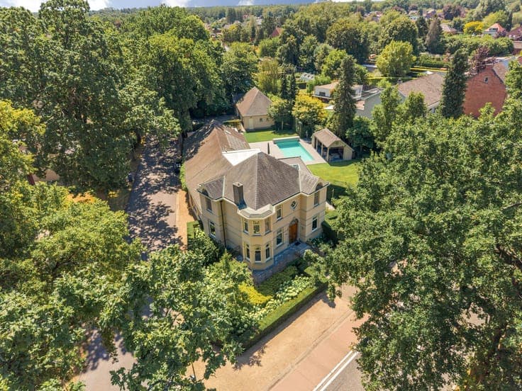 Villa with 4 bedrooms on a plot of 1,510 m² in Mol (Rauw)
