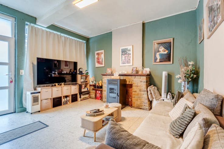40 / 5 000 3-4 bedroom house to renovate in Andenne