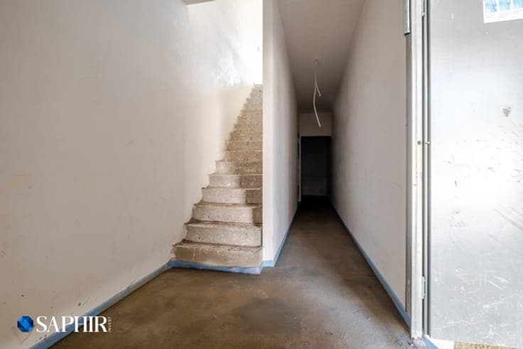 Maison neuve 3 façades de 214 m² avec terrasse et garage