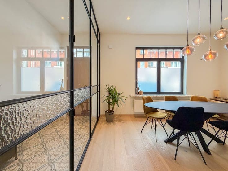 Te koop, Energiezuinige stadswoning met 3 slaapkamers en ...