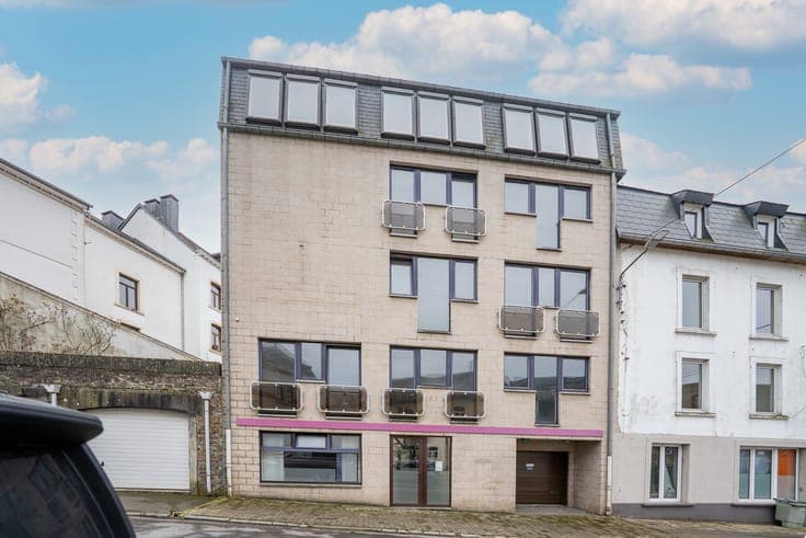 A magnificent office building in the heart of Bouillon