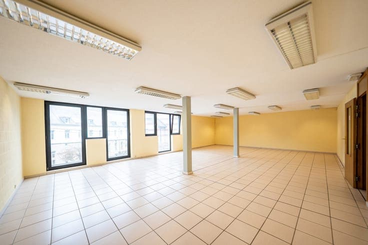 A magnificent office building in the heart of Bouillon