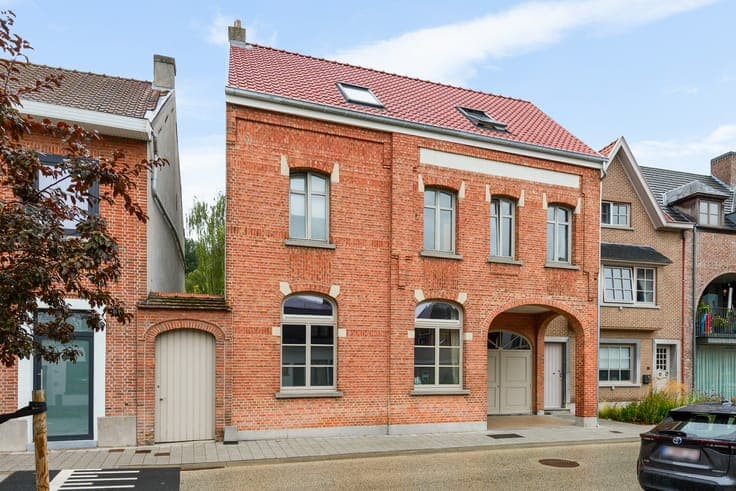 Semi-detached home with garden for sale in Temse