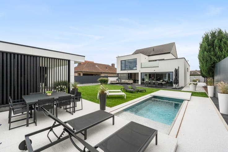 Move-in ready luxury home with pool