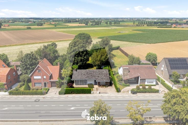 Te renoveren woning op een uitzonderlijk ruim perceel nab...