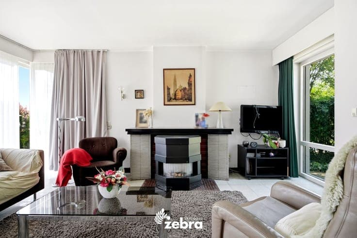 Te renoveren woning op een uitzonderlijk ruim perceel nab...