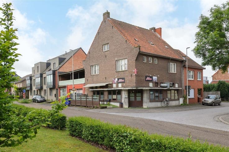 Centraal gelegen handelspand met woonst met tal van mogelijk
