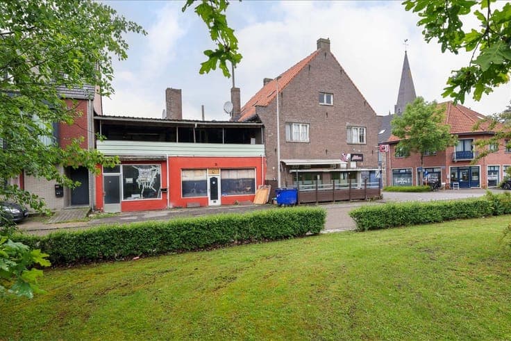 Centraal gelegen handelspand met woonst met tal van mogelijk