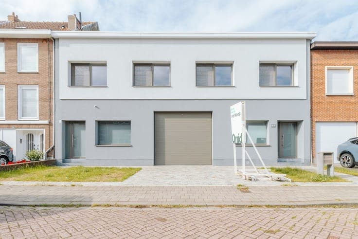 Unieke woning met magazijn in Boom