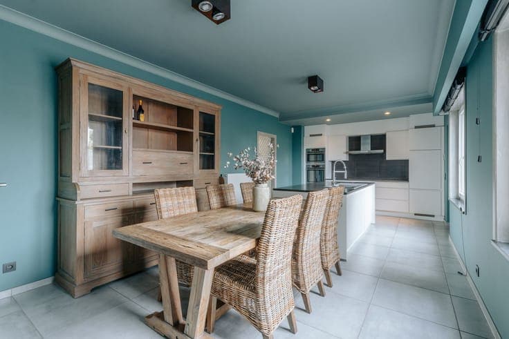 Unieke woning met magazijn in Boom