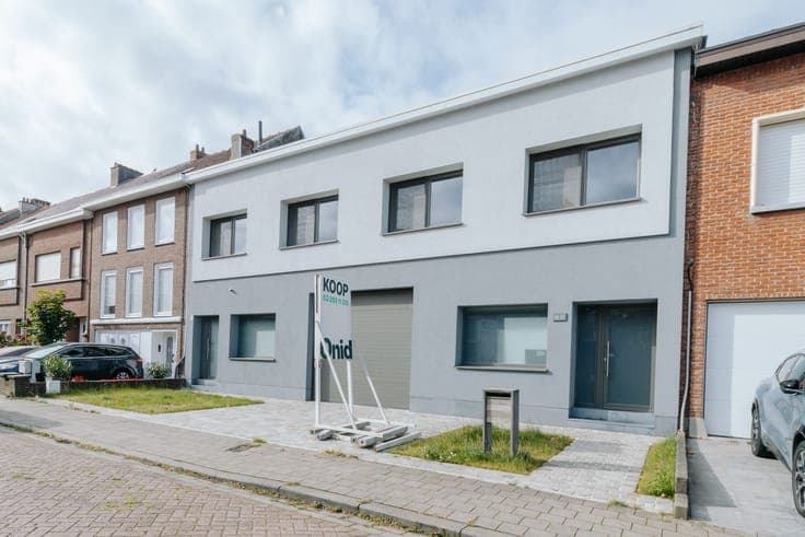 Unieke woning met magazijn in Boom