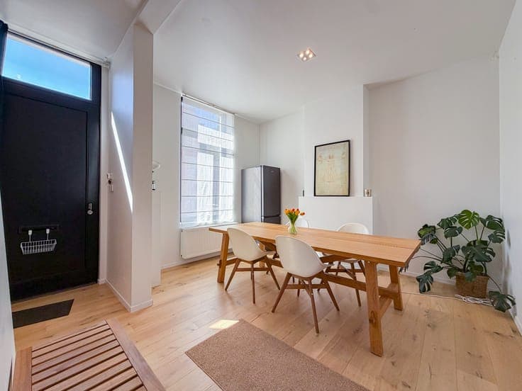 Te koop, Gerenoveerde stadswoning met 3 slaapkamers op to...