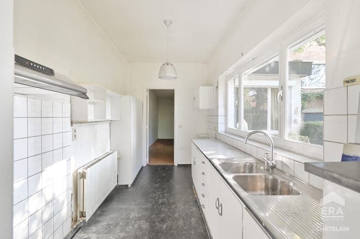 4 bedroom house with garden for sale in Uccle