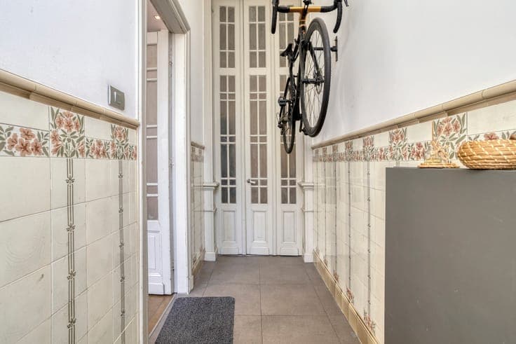 Characterful mansion with spacious city garden in a prime lo
