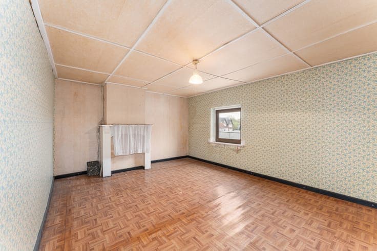 Zeer ruime te renoveren woning in centrum met 5 slpks. & ...