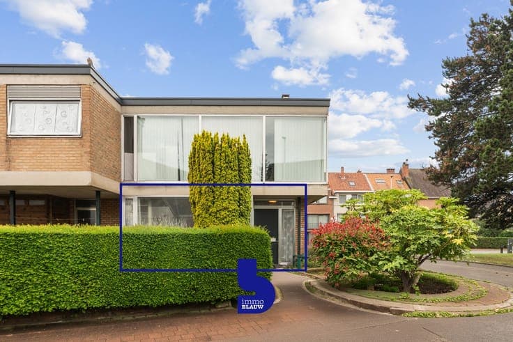 Lichtrijk gelijkvloersappartement met veel potentieel